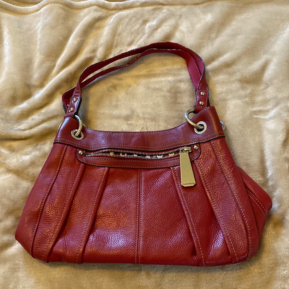 Gorgeous red leather shoulder bag